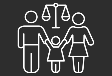 Una familia y balanza de igualdad