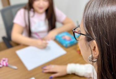 Psicóloga Marcela Marys - Especialista em atendimento de crianças e adolescentes