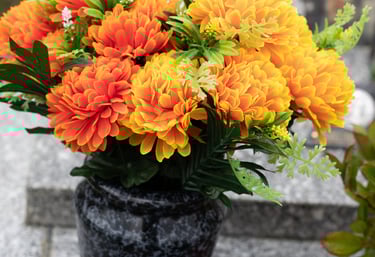fleurs sur une sépulture