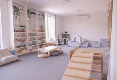 Žaidimų kambarys vaikams 0-6 metų su mediniais Montessori žaislais Baltupiuose