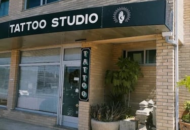 Exterior do estúdio de tatuagens e body piercing em Vagos, Aveiro