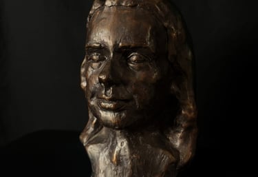 Brondze bust. Memorial. Sculpture.
