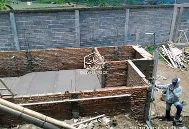 Proses Pembuatan kolam renang di Surakarta oleh layanan profesional Dayanapool
