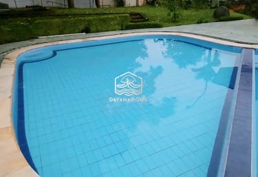 DayanaPool: Kolam renang air hangat pribadi modern di Bekasi. 