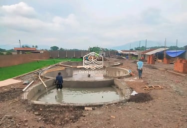 Pembuatan Kolam Renang oleh tim dayanapool