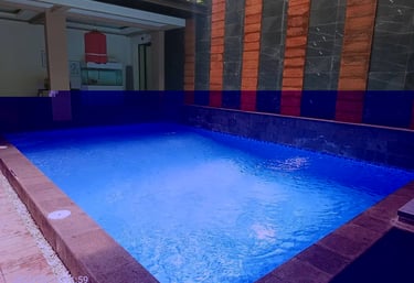 Kolam renang desain elegan di Karanganyar buatan dari tim dayanapool