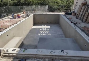 Pembuatan Kolam Renang oleh tim dayanapool