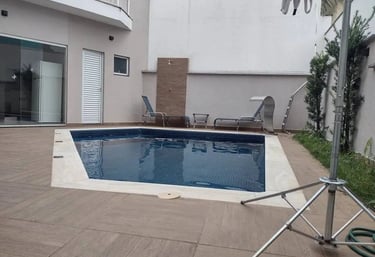 Kolam renang desain elegan di Pati buatan dari tim dayanapool