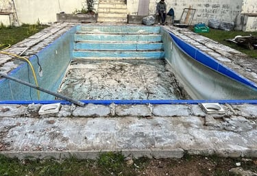 renovasi kolam renang penggantian keramik dan kebocoran kolam renang