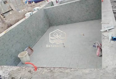pemelesteran kolam renang.