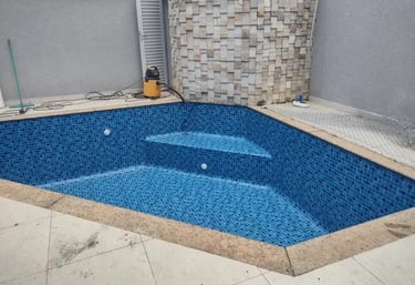 Kolam renang desain elegan di Grobogan buatan dari tim dayanapool