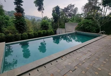 Kolam renang desain elegan di Semarang buata dari tim dayanapool