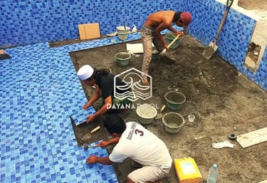 Pembuatan Kolam Renang oleh tim dayanapool