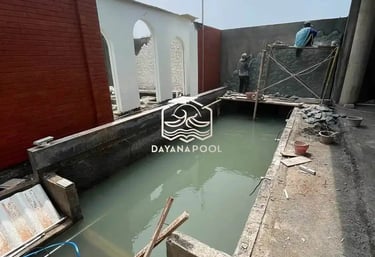 Proses pembuatan kolam renang di bandung.
