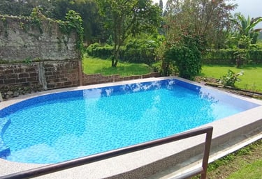 Kolam renang desain elegan buatan dari tim dayanapool