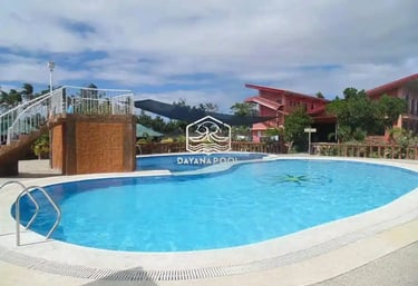 kolam renang minimalis ramah lingkungan di halaman belakang