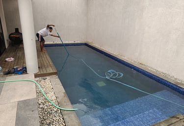 Maintenance kolam renang di Dago oleh dayanapool