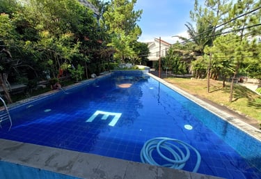 Kolam Renang di villa buatan dayanapool