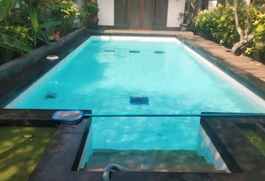 DayanaPool: Kolam renang air hangat pribadi modern di Bekasi.
