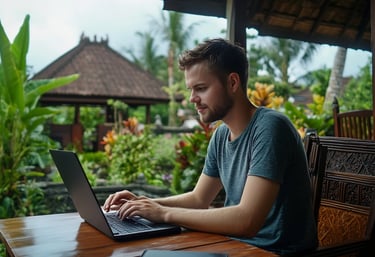 accompagnement pour expatrié, un jeune homme en consultation à distance
