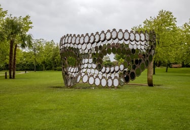 I'll be your Mirror by Atelier Joana Vasconcelos