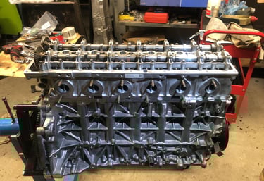 an Enlab Porsche engine with a large engine and a large engine