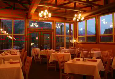 Vimy's lounge and grill, waterton