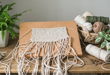colgante de pared hecho en macramé