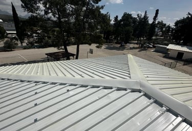 Seydikemer çatı ustası tarafından gerçekleştirilen modern çatı onarım çalışması