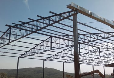 Montagem de estrutura metálica industrial