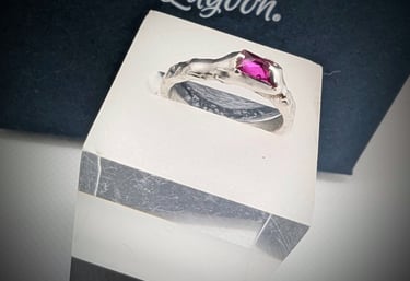 Silver organic ring with CZ stone 