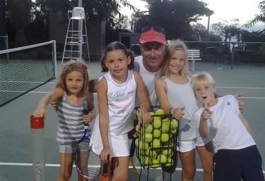 Clases de tenis para niños con entrenador en Play Tennis in the Sun