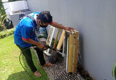 jasa service AC panggilan di Bogor yang menangani perbaikan, cuci, isi freon, dan pemasangan AC