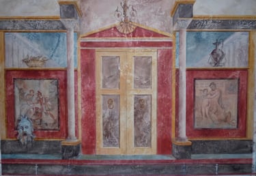 Donner une ambiance avec des décors peints de style Pompéien par les couleurs, la matière de l'enduit, le style des dessins.