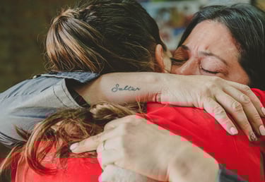 abrazo emocionado fotografia de casamientos