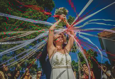 novia con el ramo fotografia de casamientos