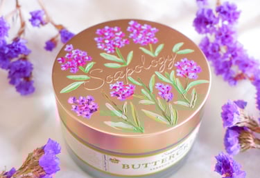 Product painting on a beauty product for a NYC product launch by Handwritten by Belle.