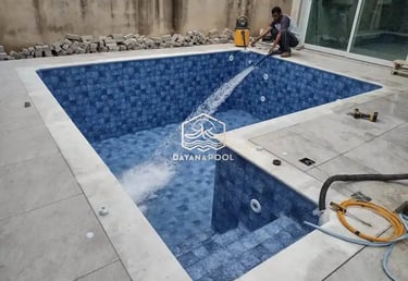 Pembuatan kolam renang oleh tim dayanapool