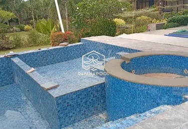 Pembuatan kolam renang oleh tim dayanapool