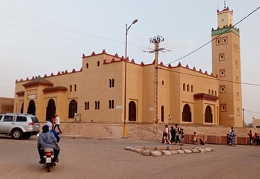 A view of the mosque in M'hamid El Ghizlane, starting point for Ultimate Sahara camel treks