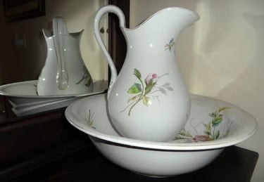 Se laver au lavabo pour faire des économies d'eau