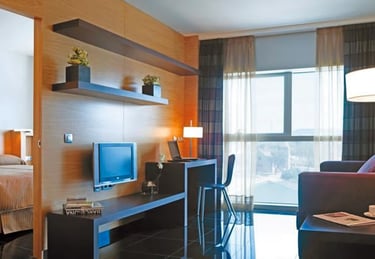 5⭐️ Hesperia Fira Suites-Barcelona