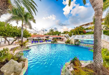 4⭐️ Pineapple Beach Club - Adults Only