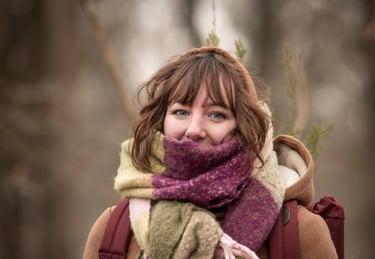 Photo portrait d'une femme en forêt