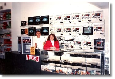 Lojas Mesbla 1992 e ao lado esquerdo acima do bacão o Game Boy à venda