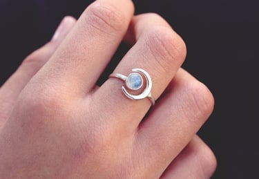 moonstone ring to balance emotions and stay calm
