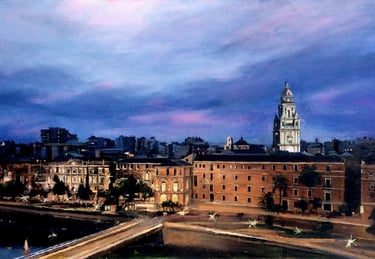 Vista general de Murcia de noche con torre de Catedral. se ve el instituto Cascales.
