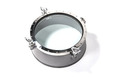 Algemeen aanzicht van onze 450mm patrijspoort met rvs ouvrant en stalen conische ring