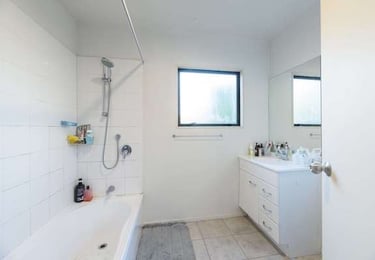 Bathroom renovation Mt Wellington before - Revive Builders Auckland