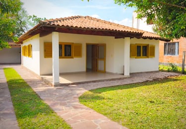 Zum Kauf: Einzugsbereites Wohnhaus mit Carport in Melgarejo, Colonia Independencia, Paraguay
